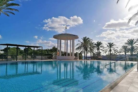 Poolbereich Robinson Club Cala Serena